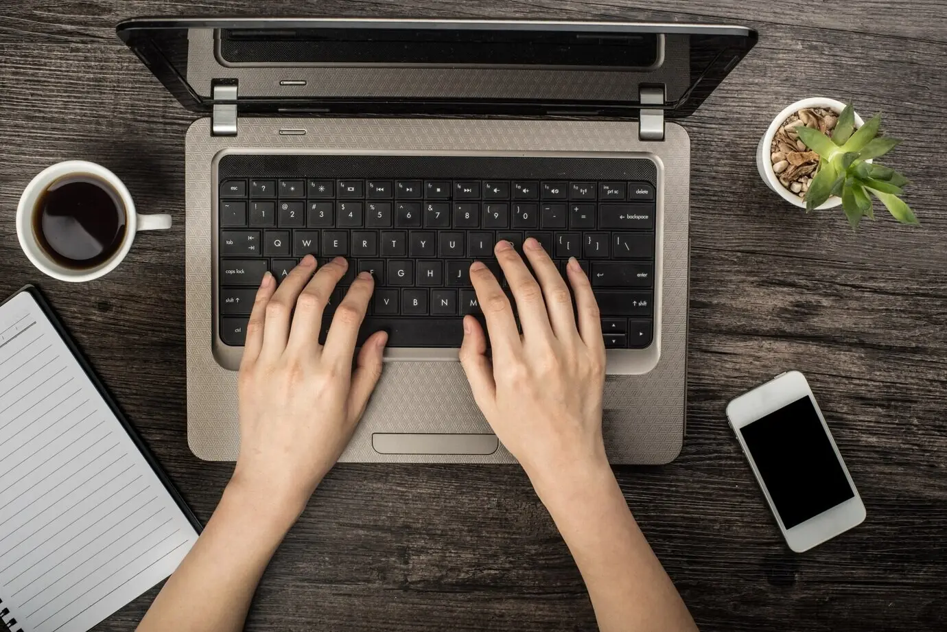 Bitte sende mir den Originaltext der Beschreibung, damit ich ihn auf Deutsch umformulieren kann.